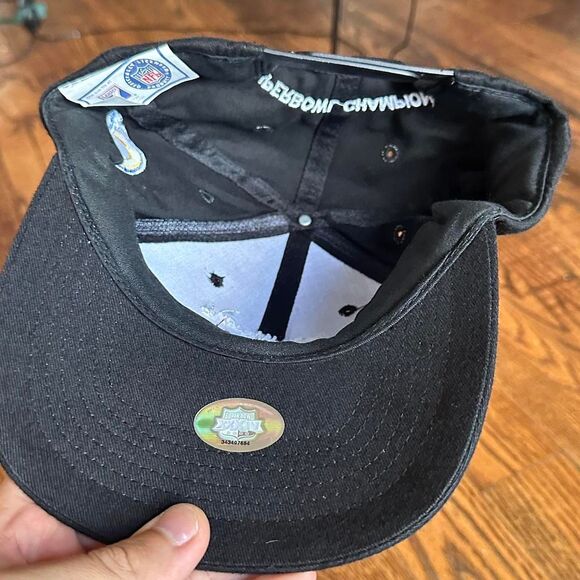 Vintage St. Louis Rams Super Bowl Champions Logo 7 SnapBack Hat - Picture 4 of 5